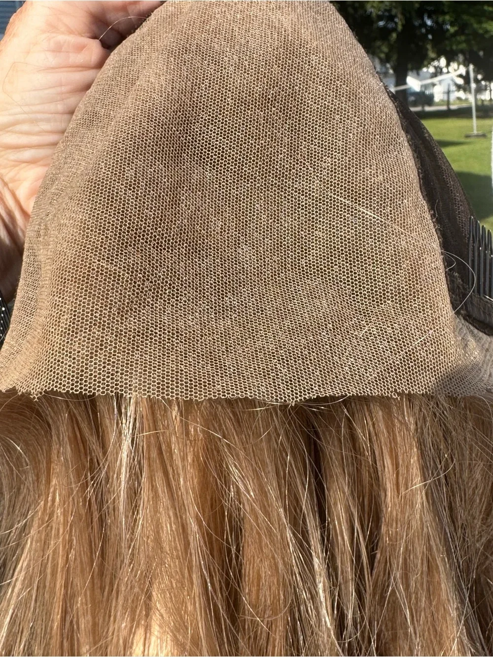 Blonde Wavy Women's Wig - Natural Honey Blonde